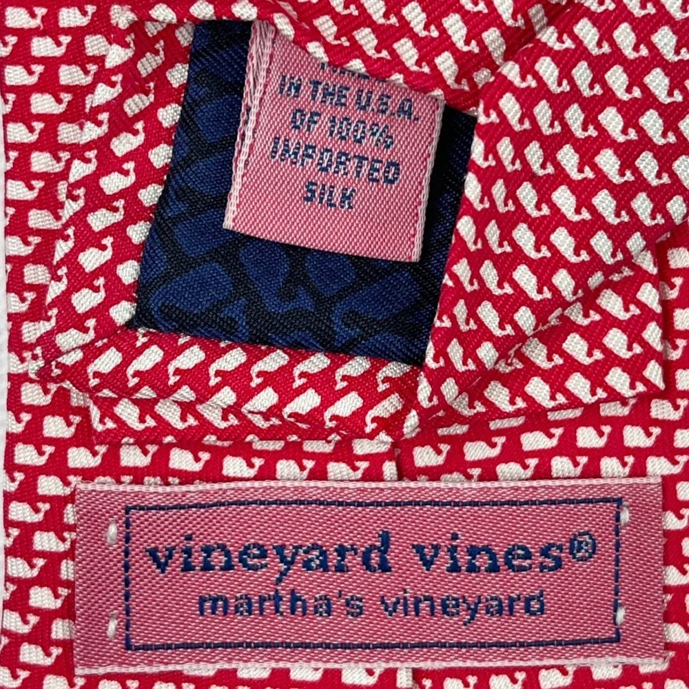 Vineyard Vines Silk Whale Tie Red White 3.5